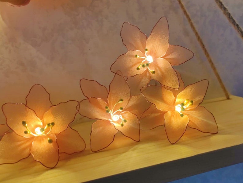 Rosa Lilienlichterkette, romantische LED-Dekolichter, geeignet für Schlafzimmer, Hochzeit, Party, Fensterdekoration