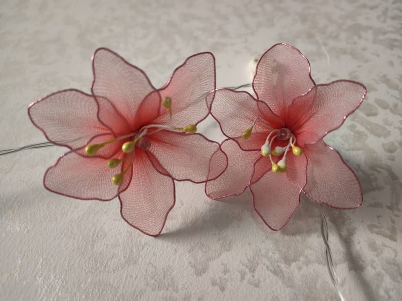 Rosa Lilienlichterkette, romantische LED-Dekolichter, geeignet für Schlafzimmer, Hochzeit, Party, Fensterdekoration