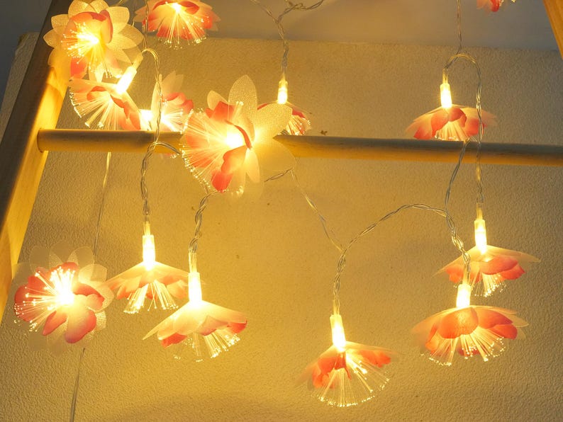 LED-Lichterketten mit rosa Blumen eignen sich für Schlafzimmer, Hochzeiten, Partys und Fensterdekorationen