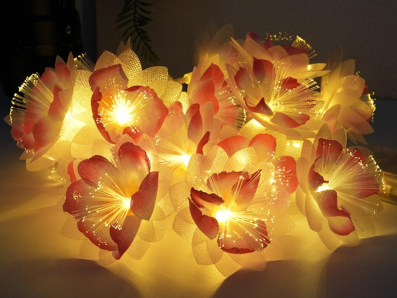 LED-Lichterketten mit rosa Blumen eignen sich für Schlafzimmer, Hochzeiten, Partys und Fensterdekorationen