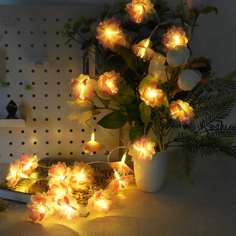 LED-Lichterketten mit rosa Blumen eignen sich für Schlafzimmer, Hochzeiten, Partys und Fensterdekorationen