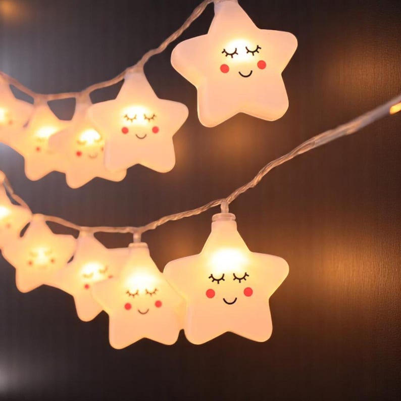 Sternförmige LED-Lichterkette, geeignet für Valentinstag, Partys und als Heimdekoration.