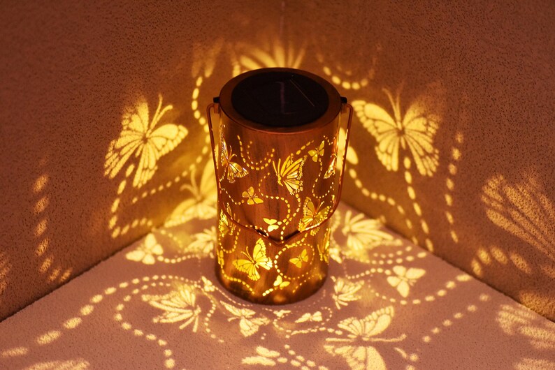Outdoor Metall Hohl Schatten Laterne Schmetterling Schwanz Muster Solar Laterne, Hängende Garten Licht, Solar Garten Dekorative Geschenk
